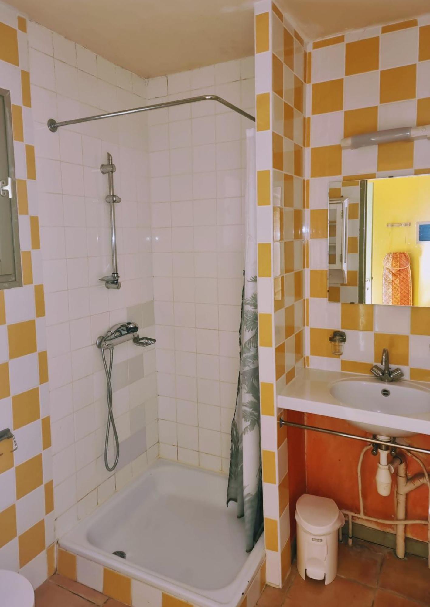 Apartamento Pousterle De Sabran - Piscine & Hammam Habitación foto