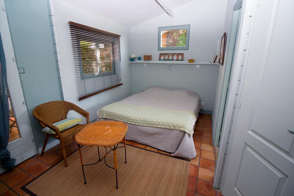 Apartamento Pousterle De Sabran - Piscine & Hammam Exterior foto